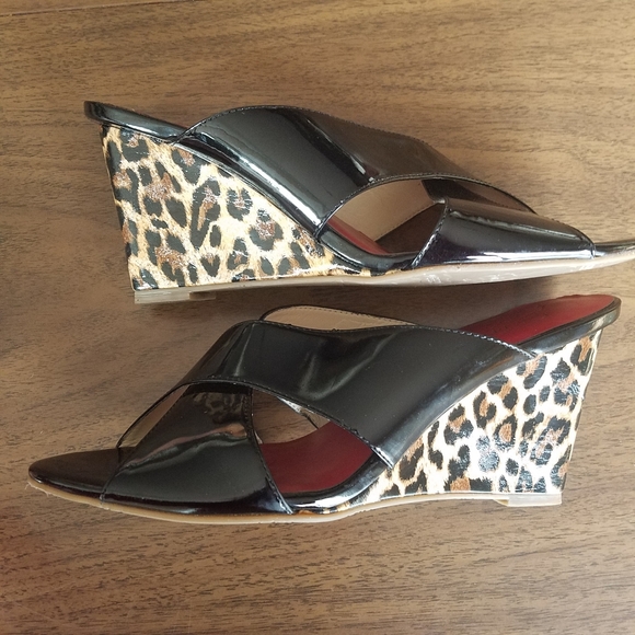 OH Deer! Vamps Patent Slides with Animal Wedge Heels - Picture 7 of 8